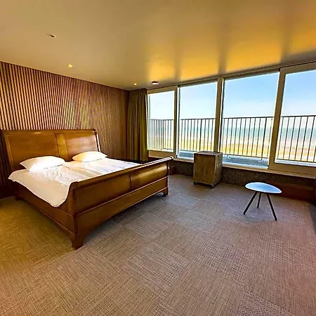 Novo Panoramic Sea View 4* De Panne