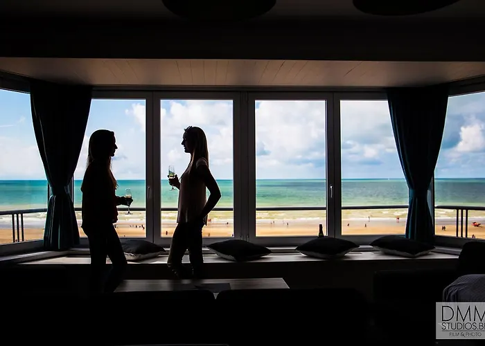 Novo Panoramic Sea View Aparthotel De Panne
